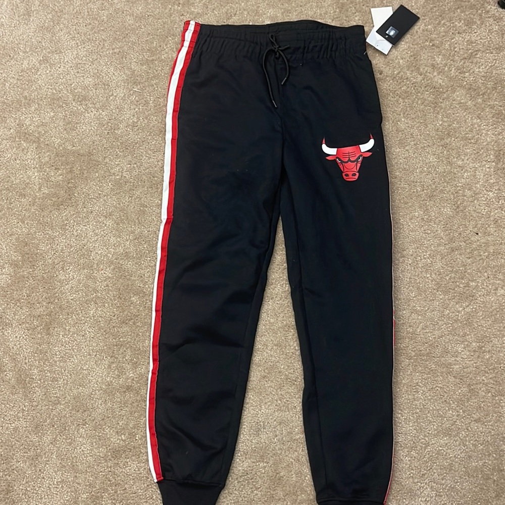 Big kids Chicago bulls joggers.